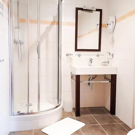 Le Haras Des Charmilles 3* Varaville